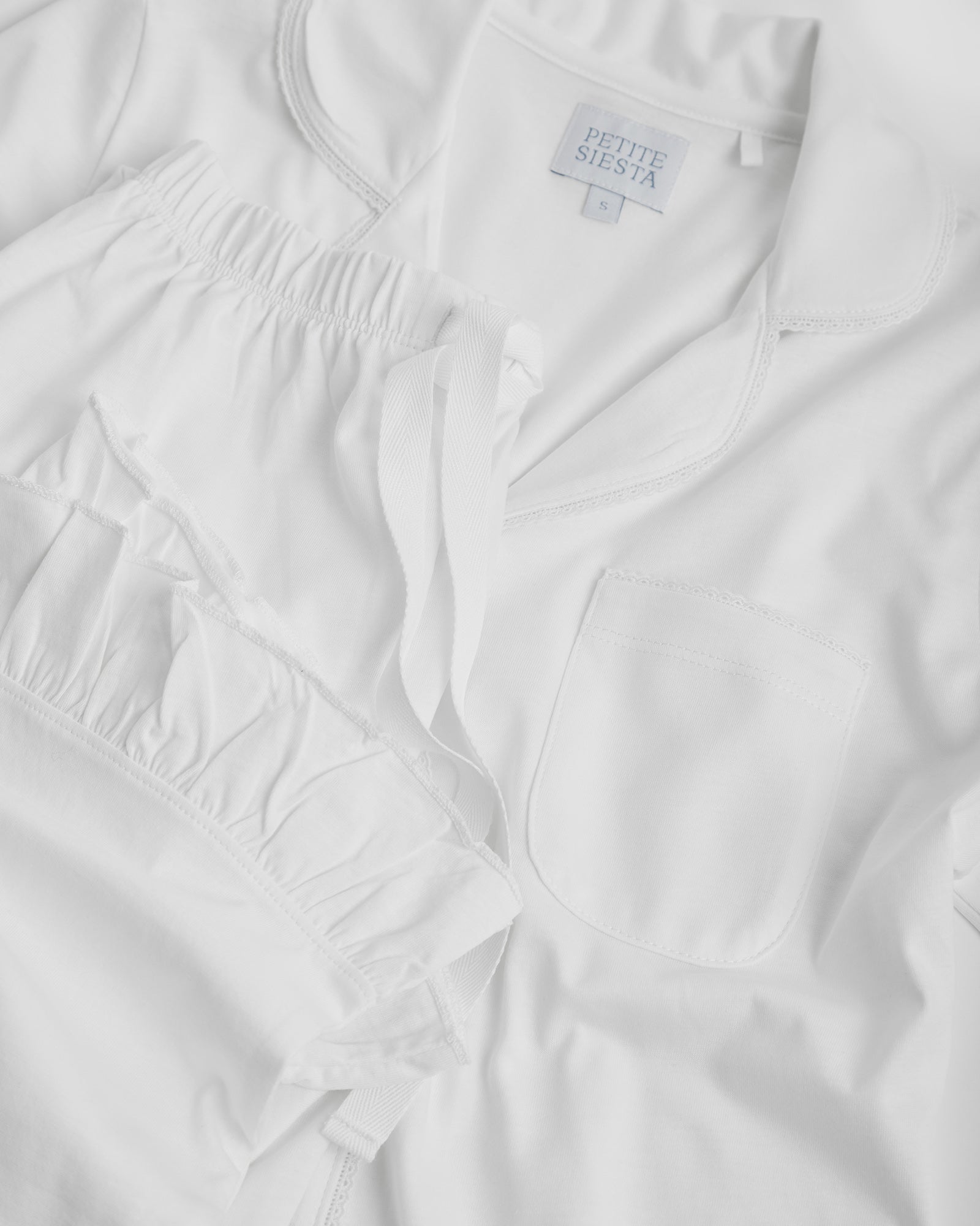 Pyjama chemise blanche pour femme avec bande brodée