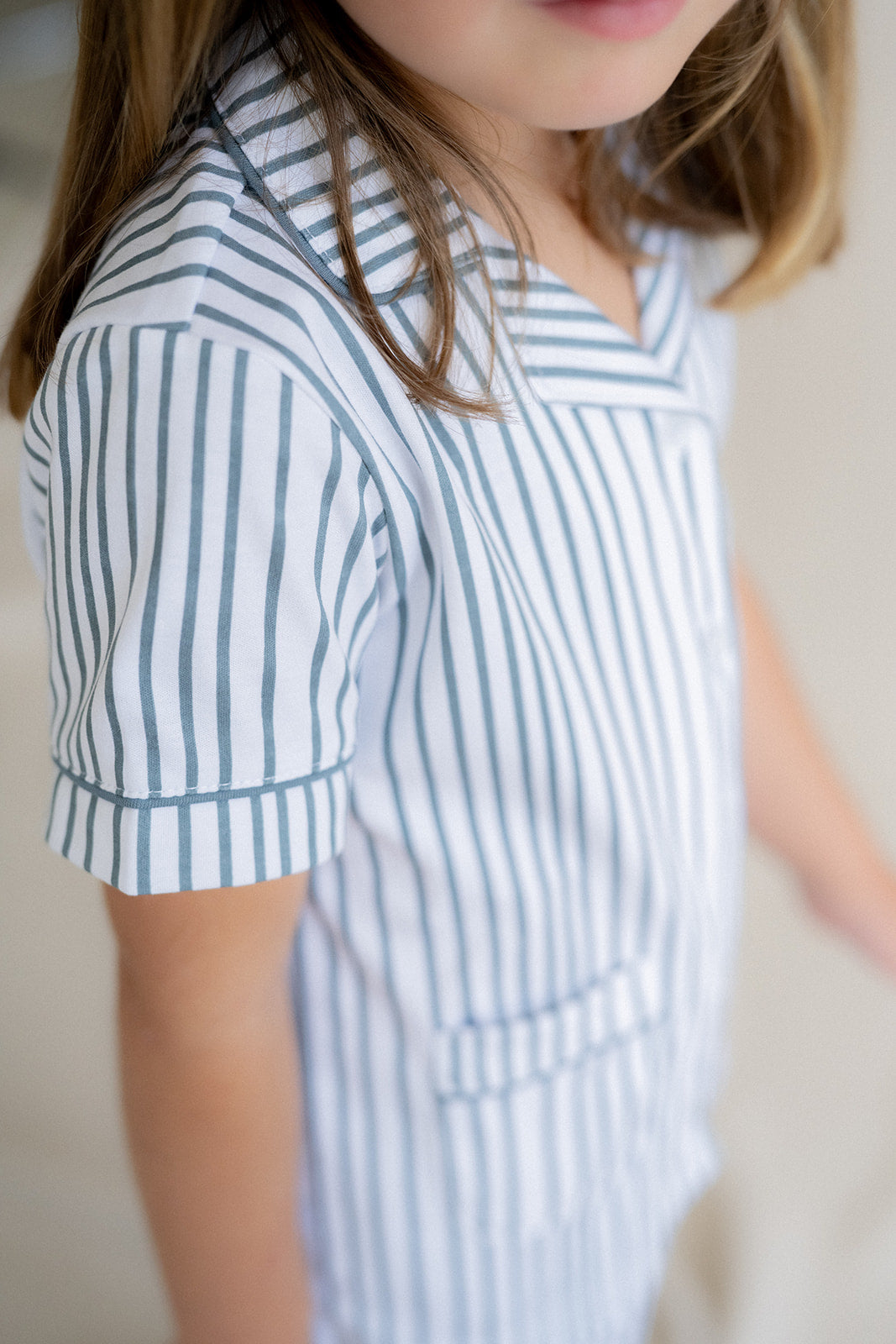 Pyjama court à rayures bleu foncé pour enfant