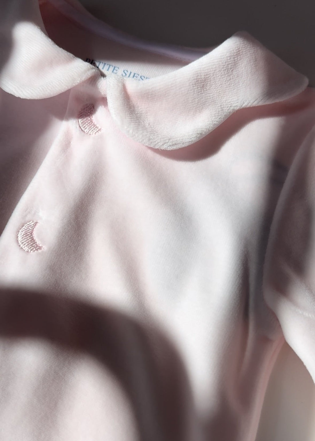 Pyjama bébé en velours rose