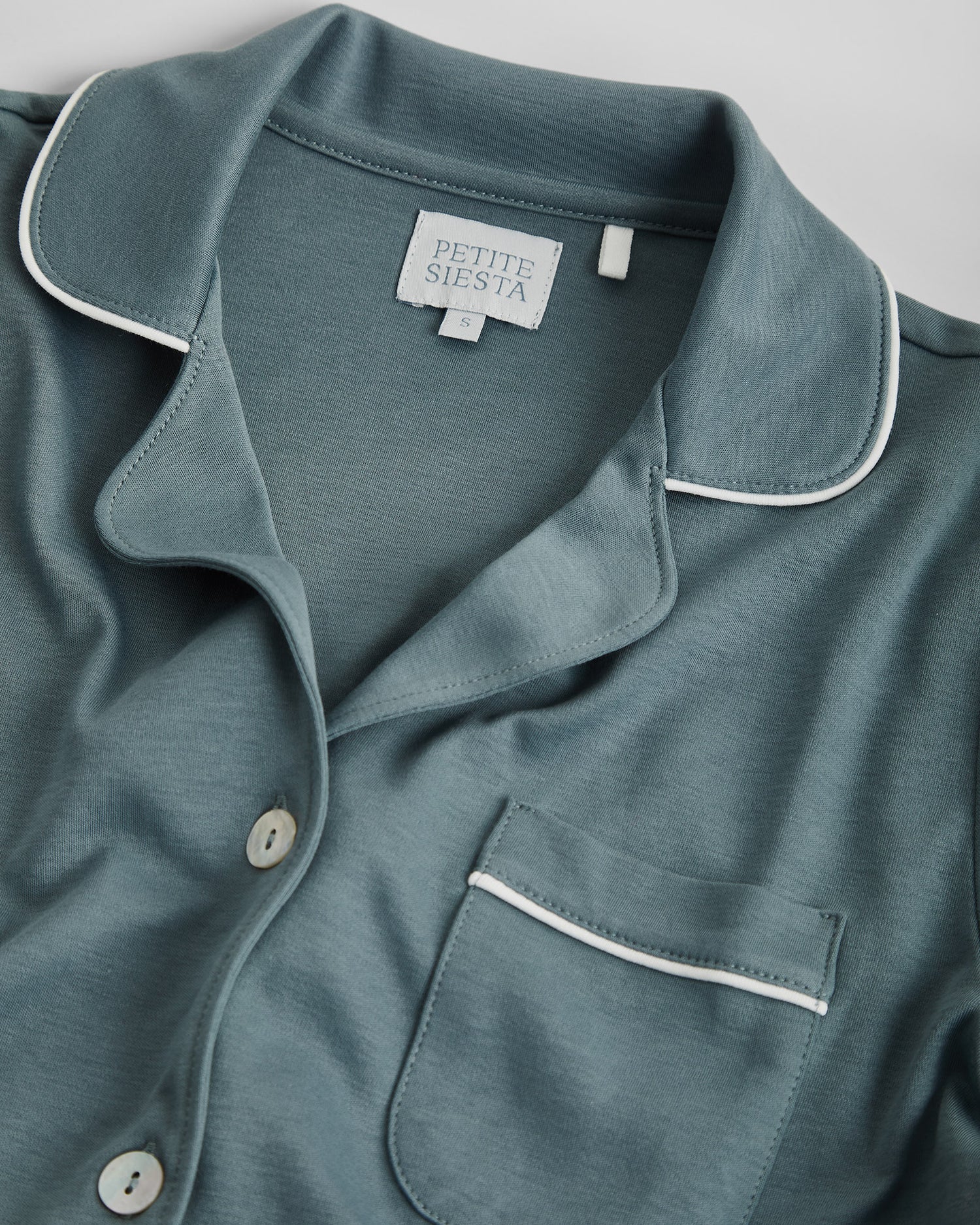 Chemise de nuit bleu foncé pour femme