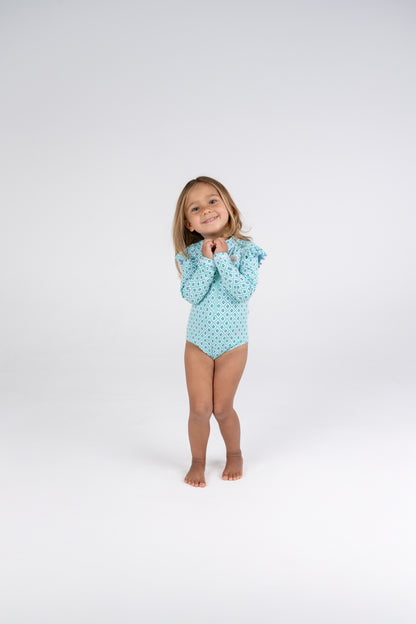Long-sleeved girl&