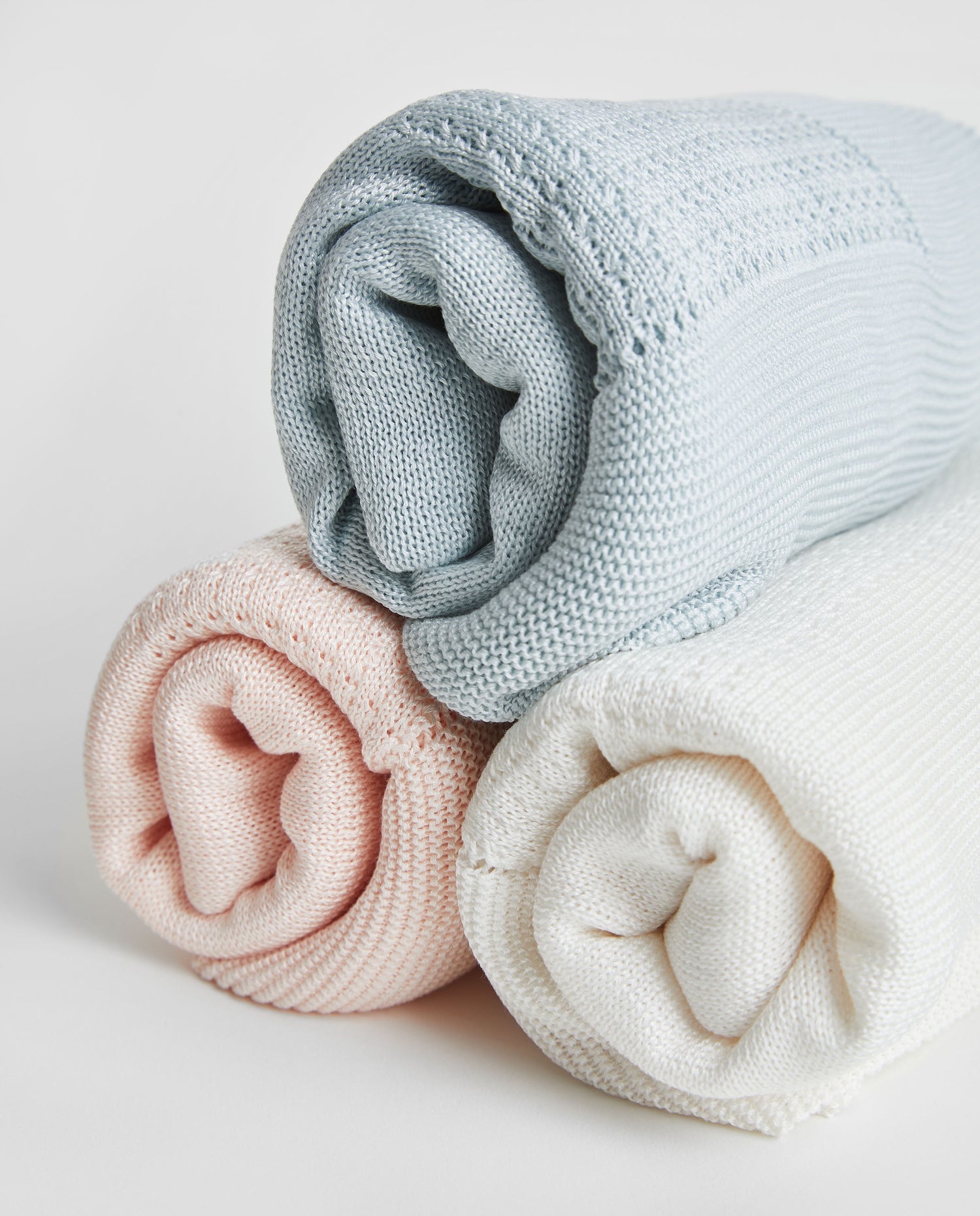 Perlé Cotton Eco White Shawl 